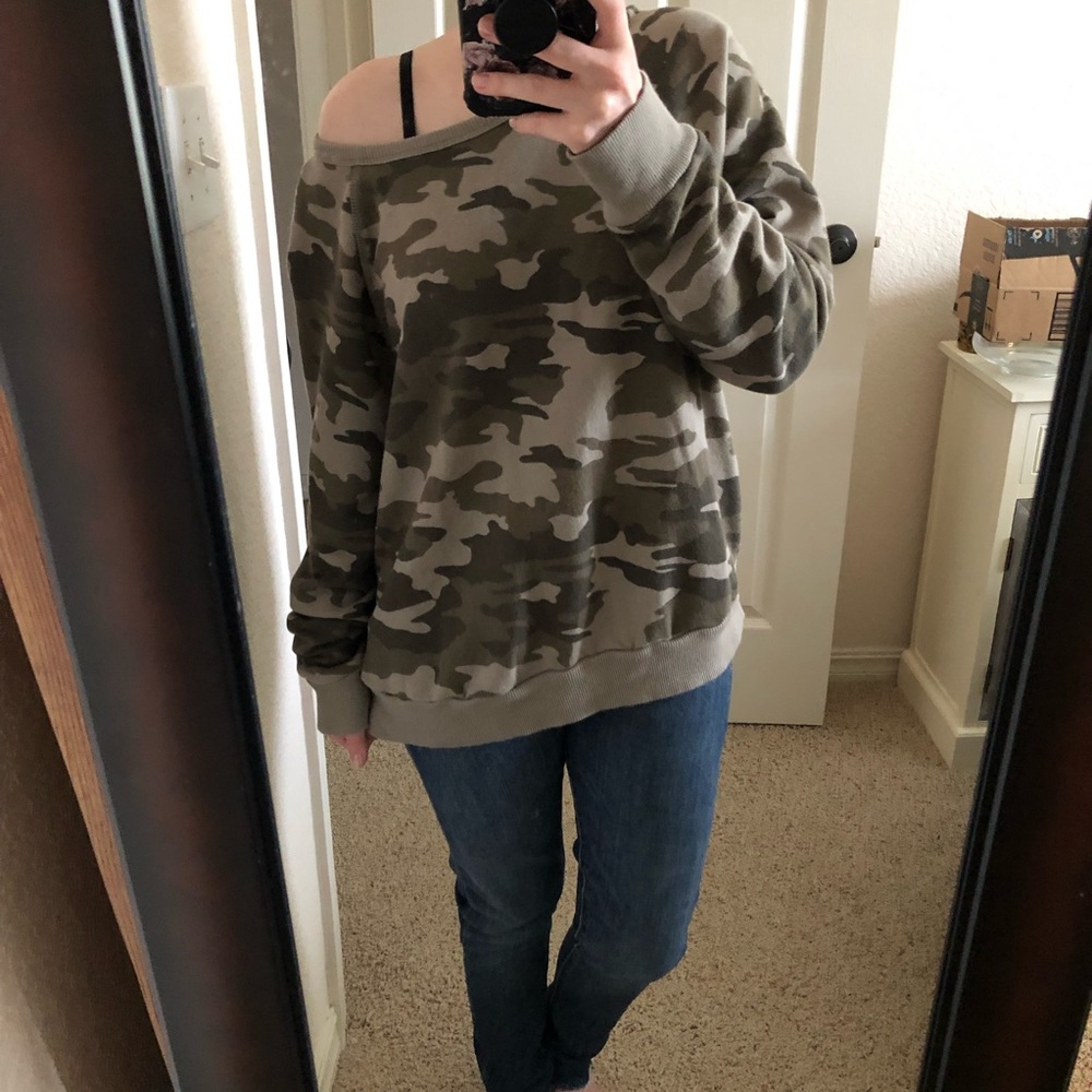 Camo sweatshirt